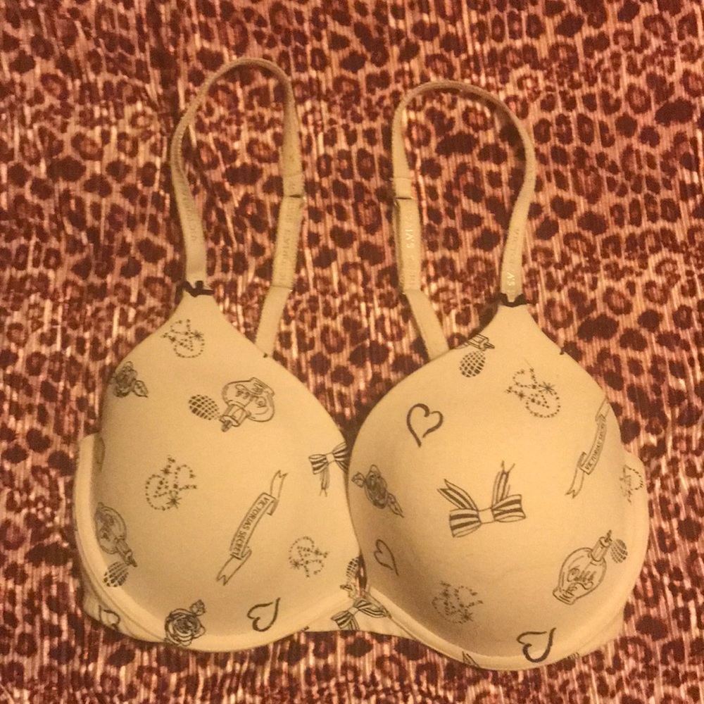 34DD Victoria’s Secret push up bra